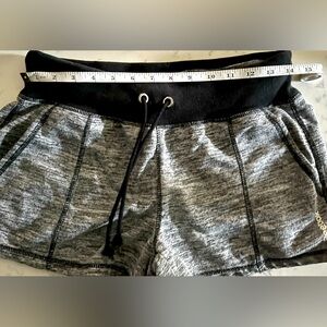 Wmns Reebok gym or leisure shorts size M